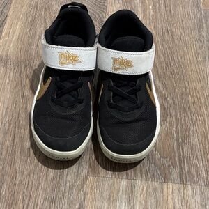 Nike Black and Gold Kids Sneakers